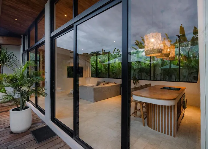 Luxury In The Heart Of Villa Uluwatu (Bali)